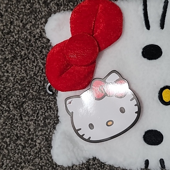 Hello Kitty Winter Hat with Red Bow!! - Picture 3 of 5